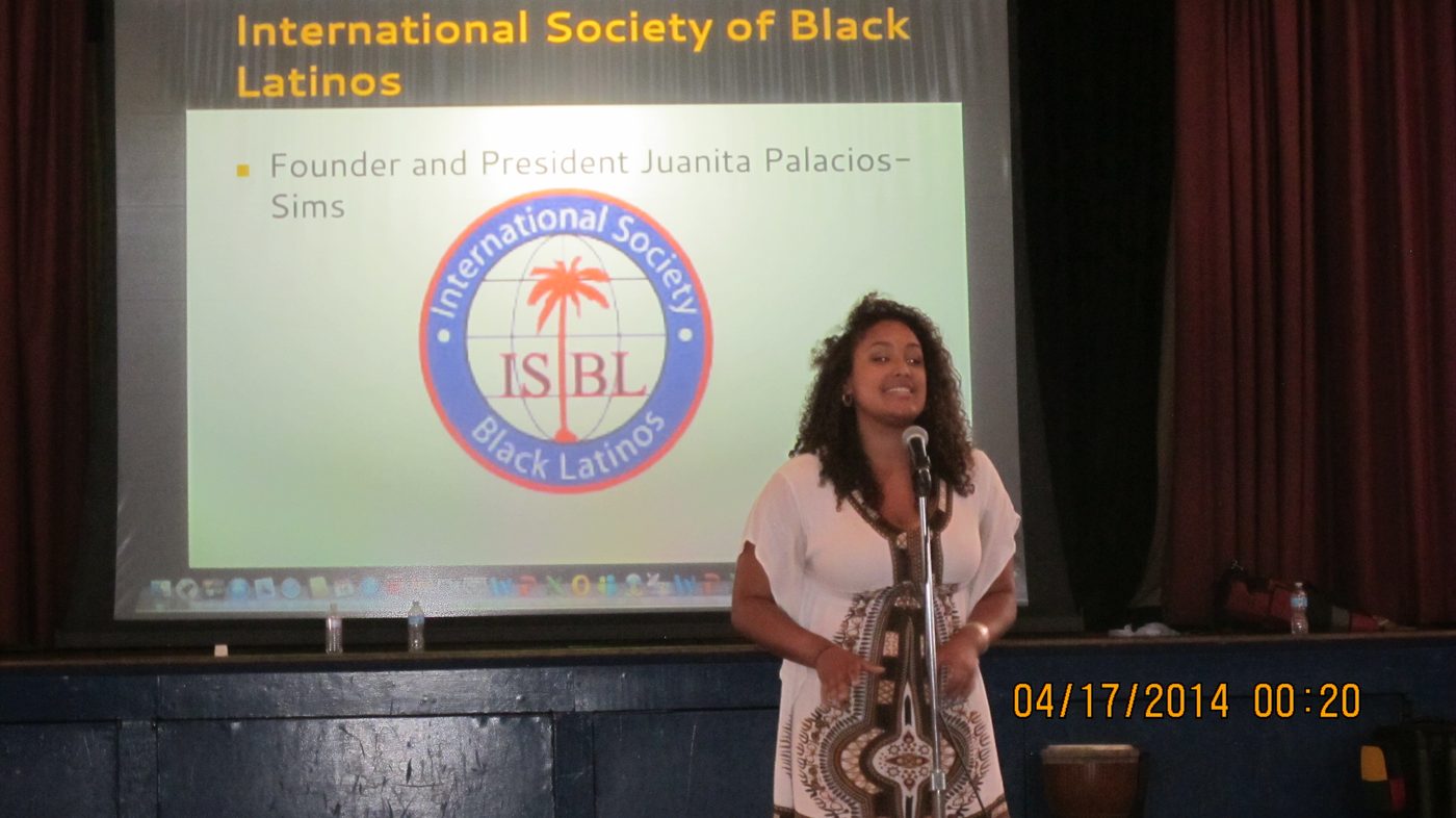 ISBL founder Juanita Palacios-Sims presenting at a youth workshop